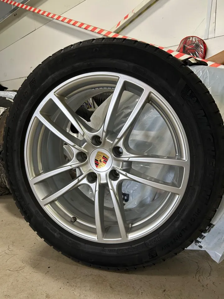 Vehicle image 21