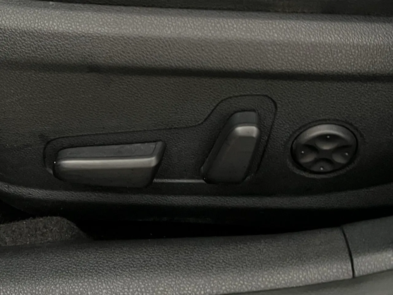 Vehicle image 29