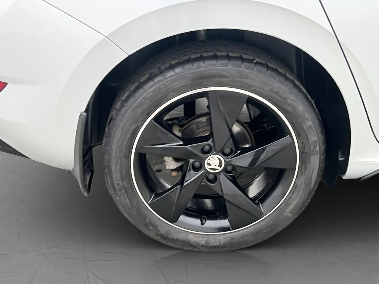 Vehicle image 30