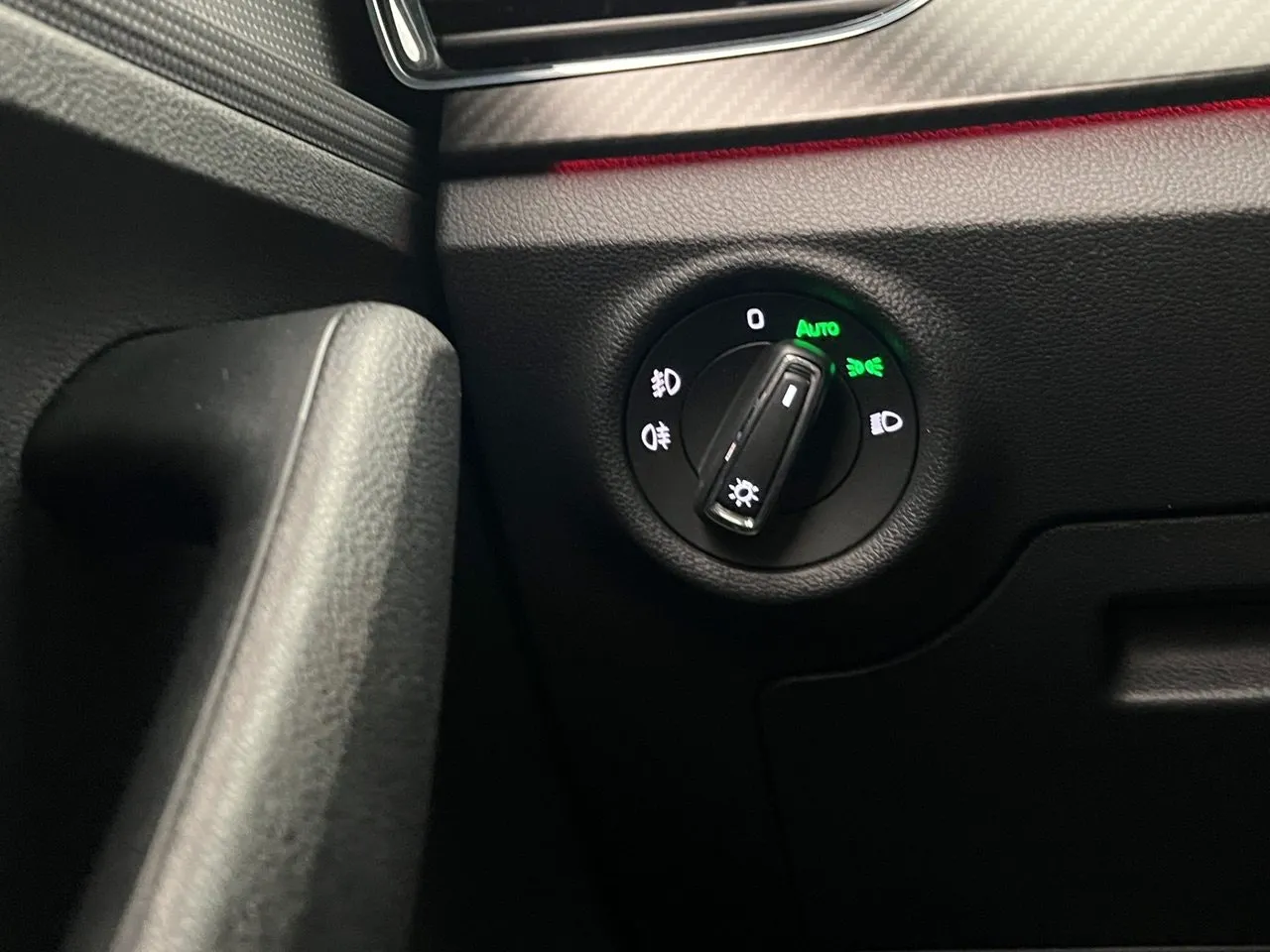Vehicle image 26