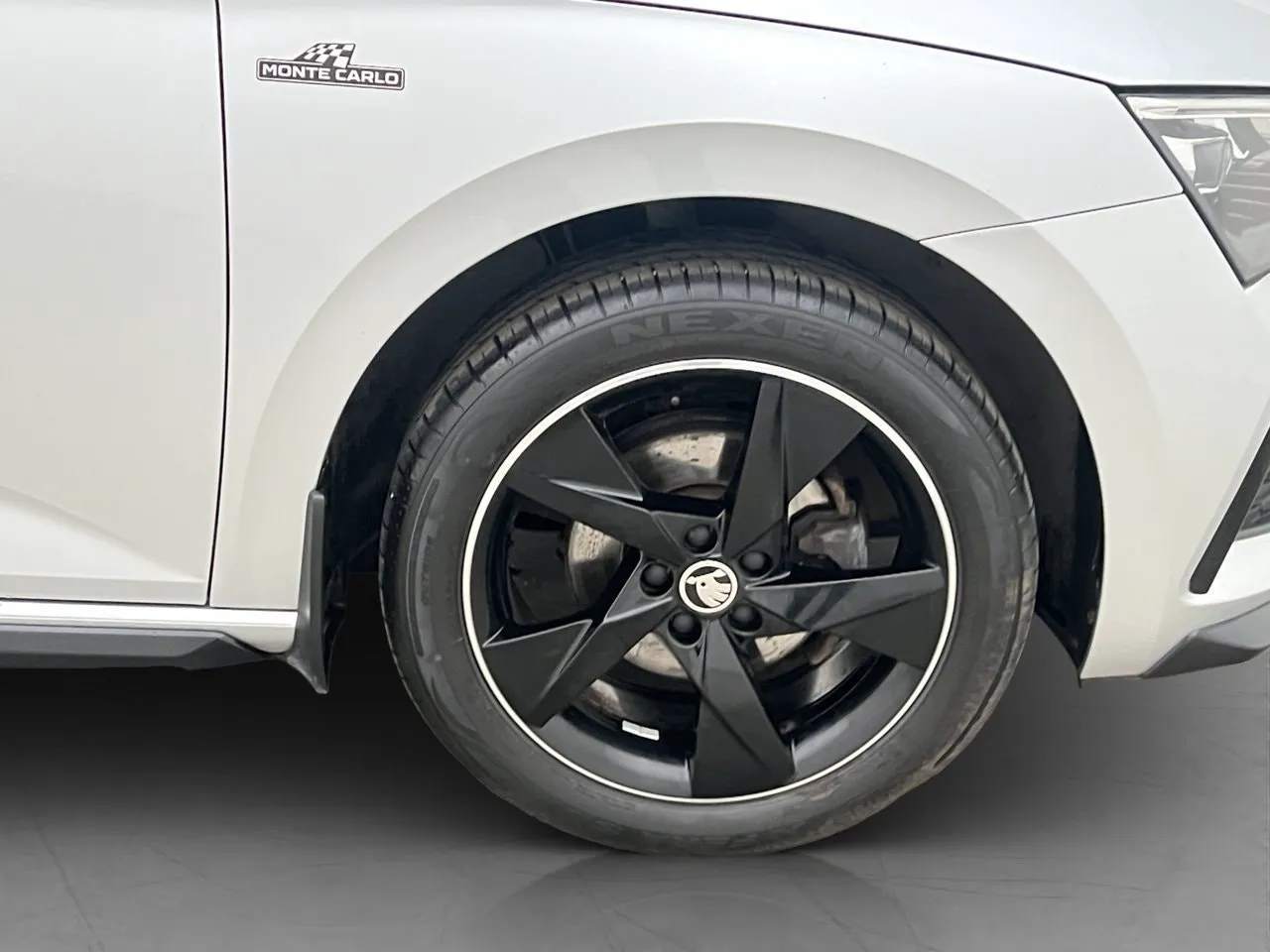 Vehicle image 31