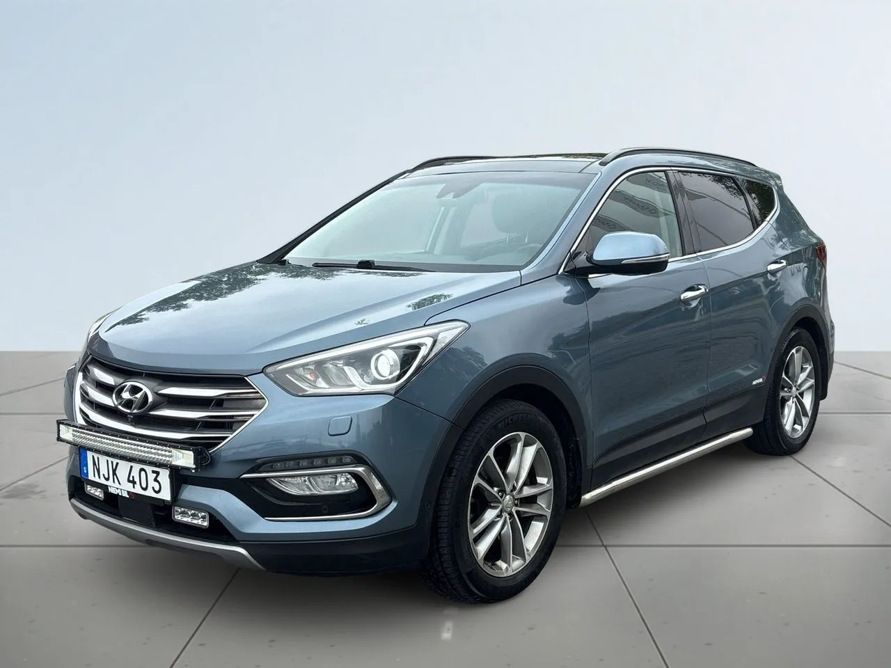 Vehicle image 15