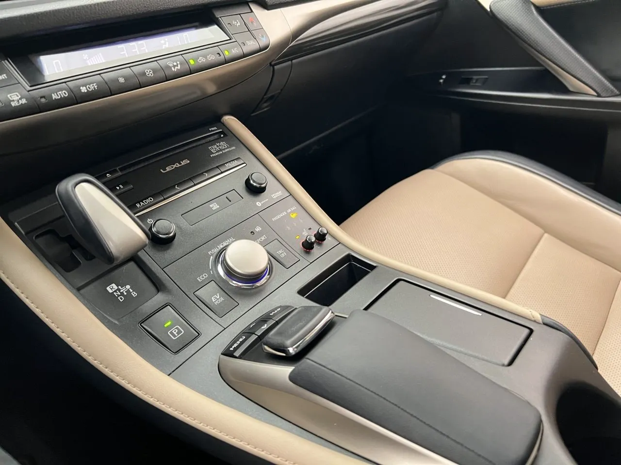 Vehicle image 24