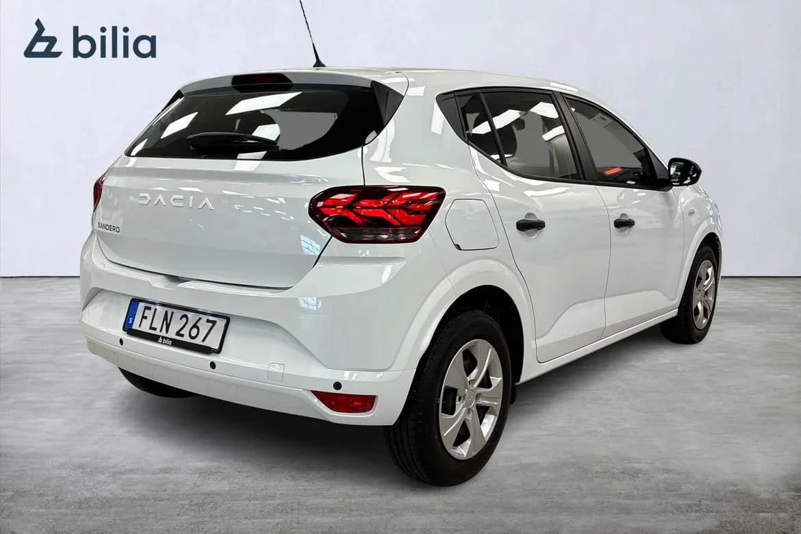 Vehicle image 18