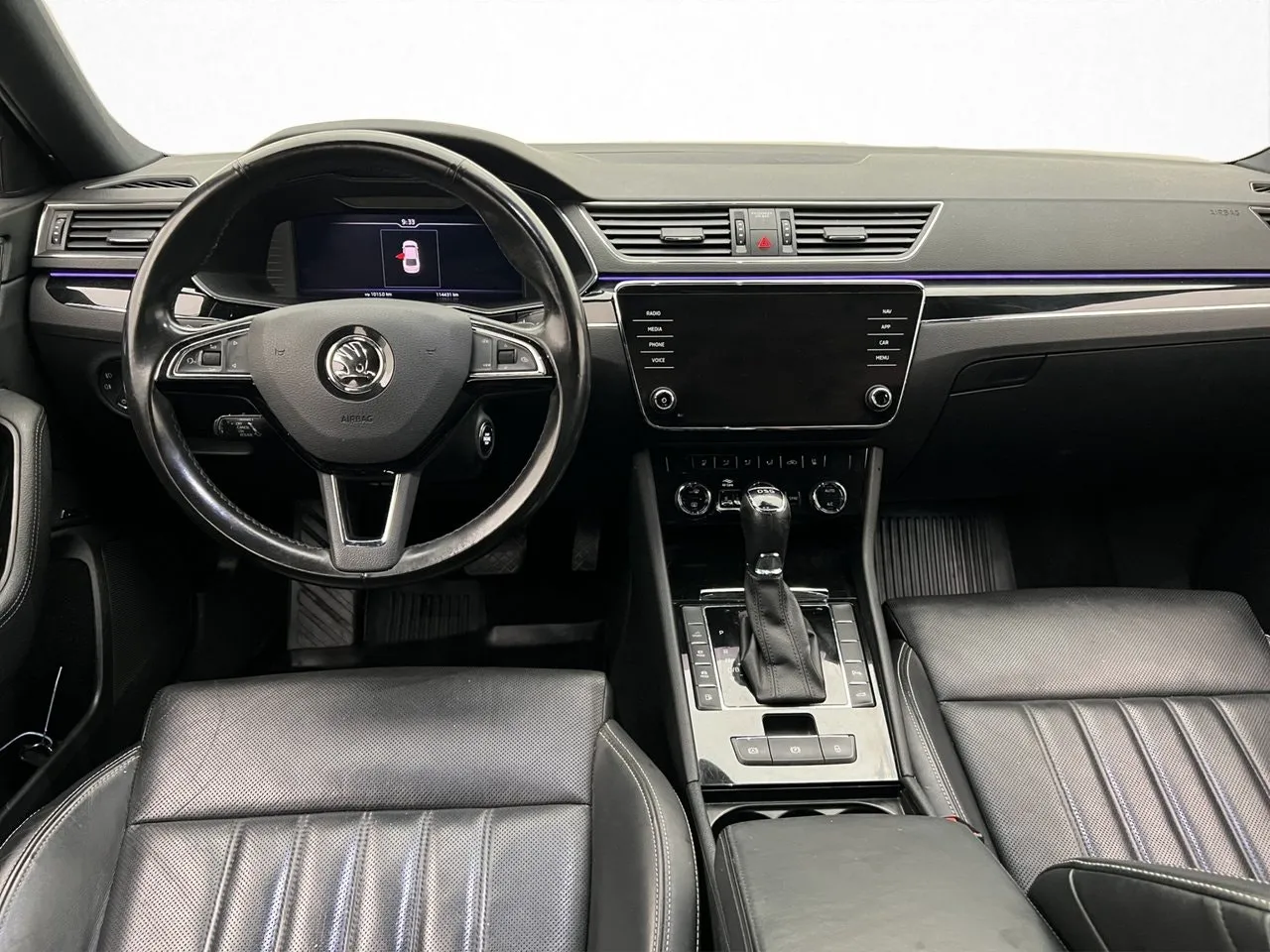Vehicle image 16