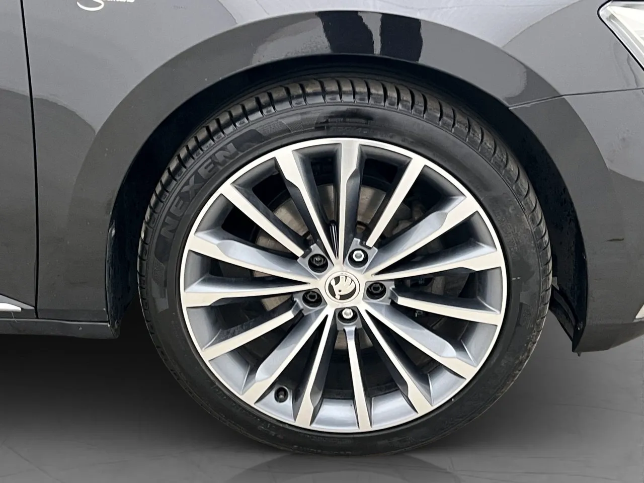 Vehicle image 37