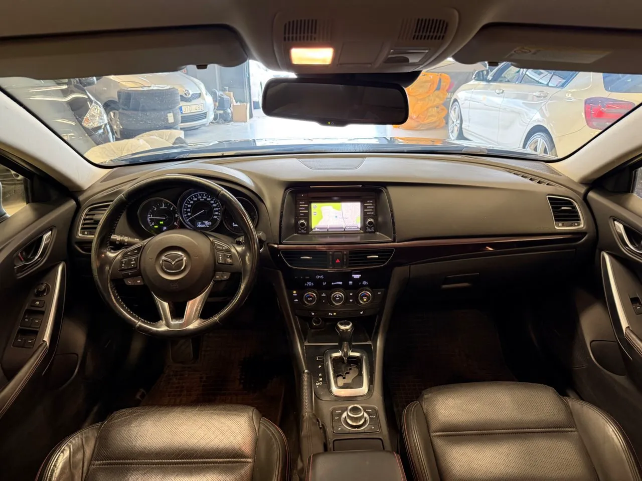 Vehicle image 18