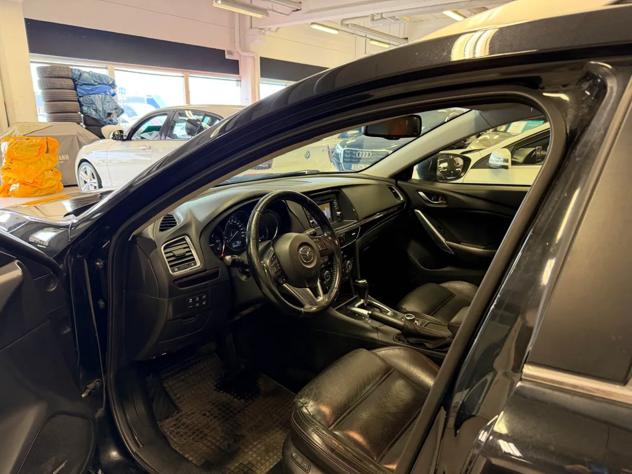 Vehicle image 7