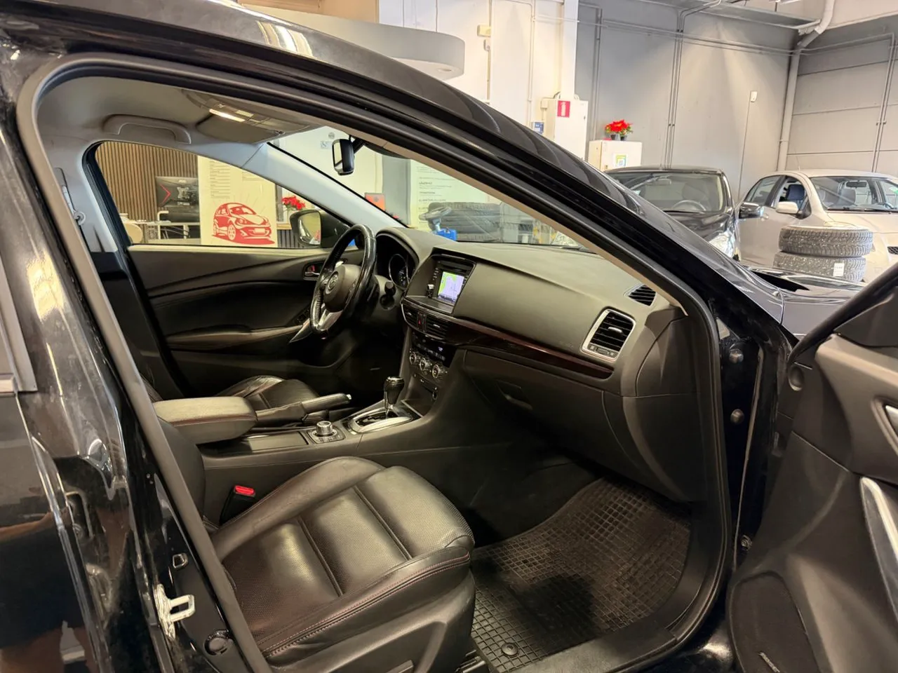 Vehicle image 15