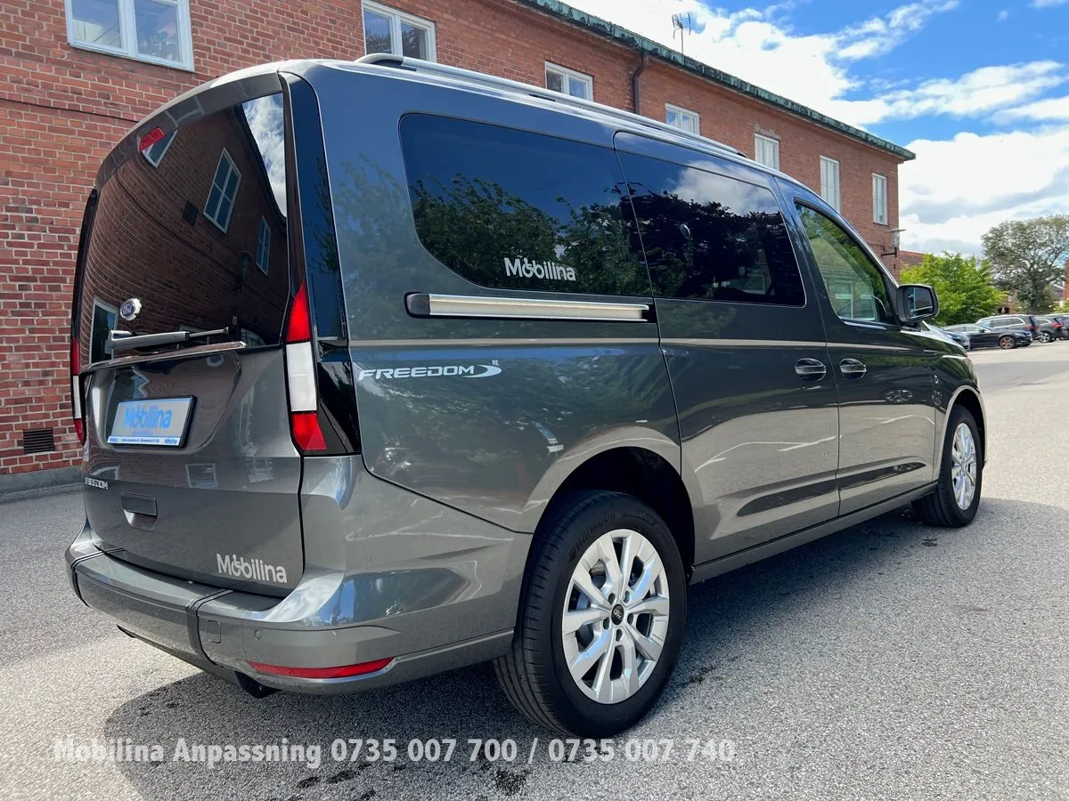 Vehicle image 28