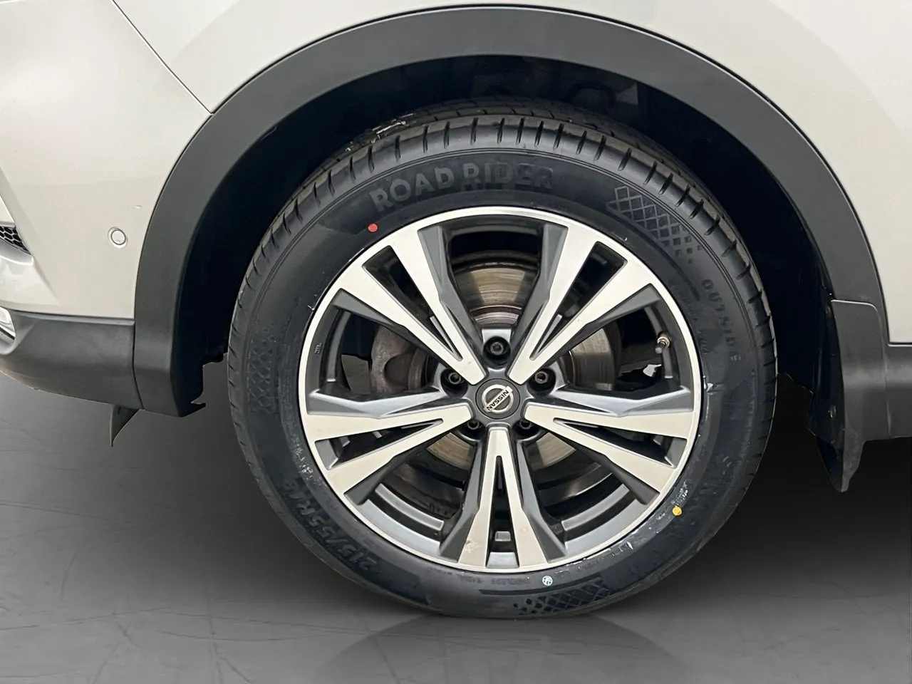 Vehicle image 30