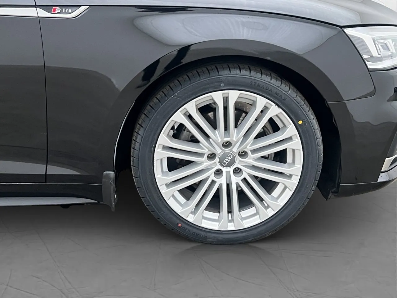 Vehicle image 30