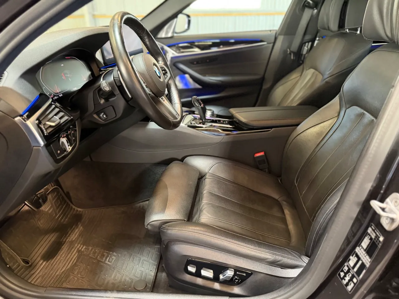 Vehicle image 18