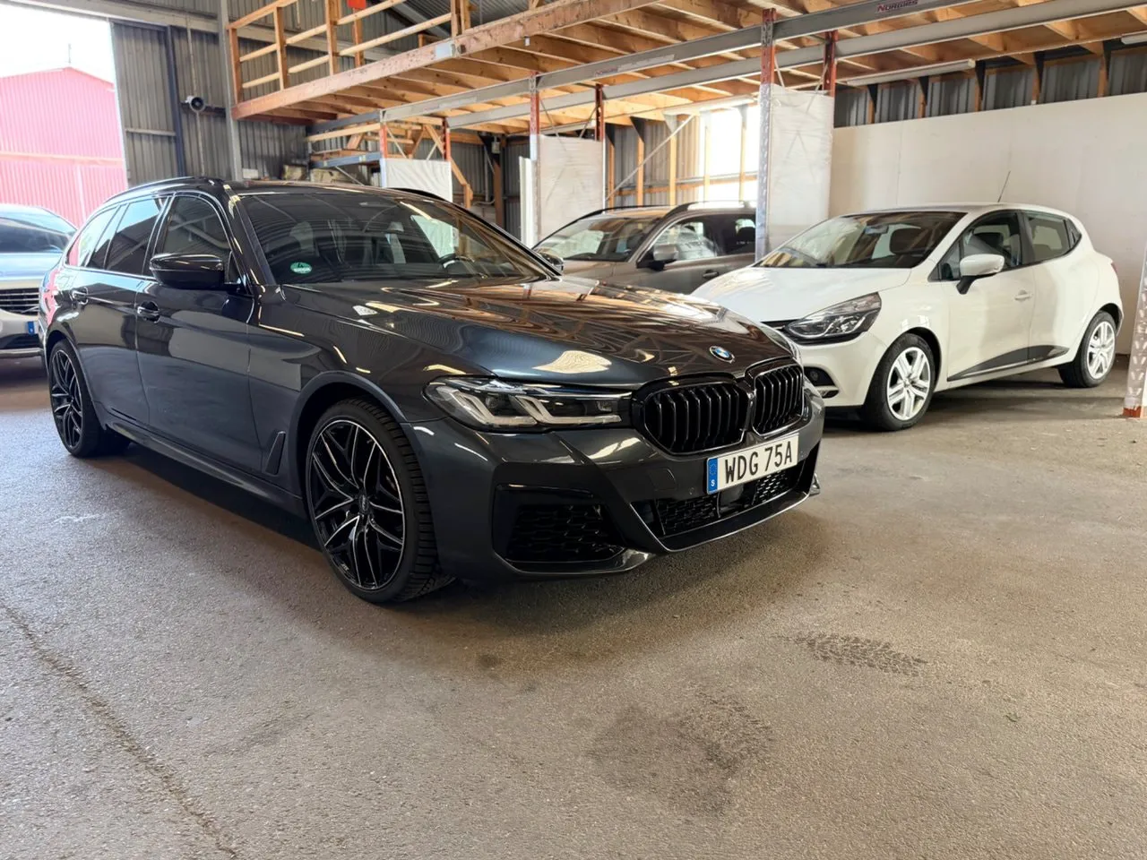 Vehicle image 5