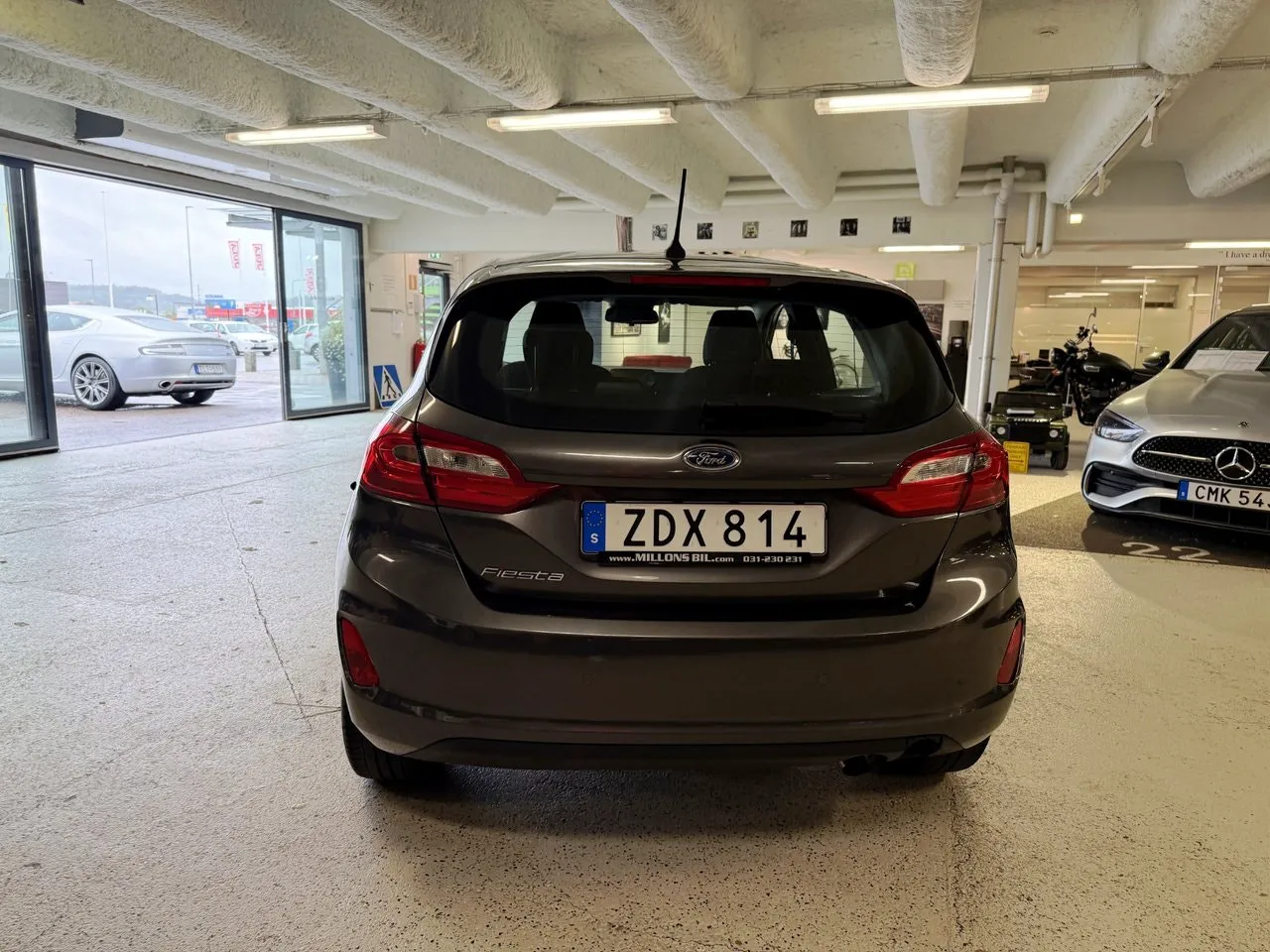 Vehicle image 7