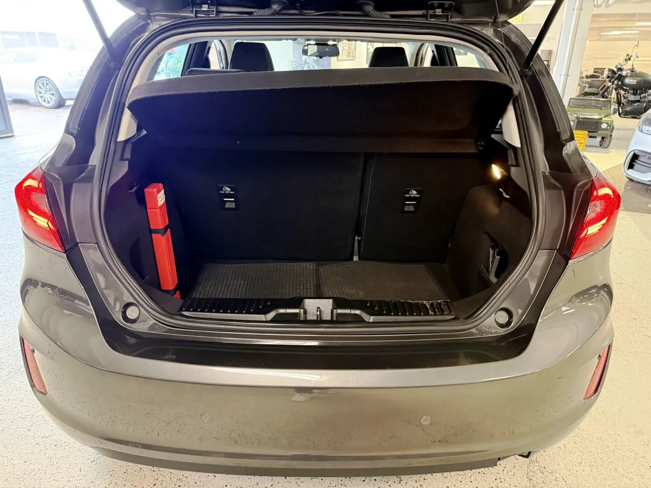 Vehicle image 13