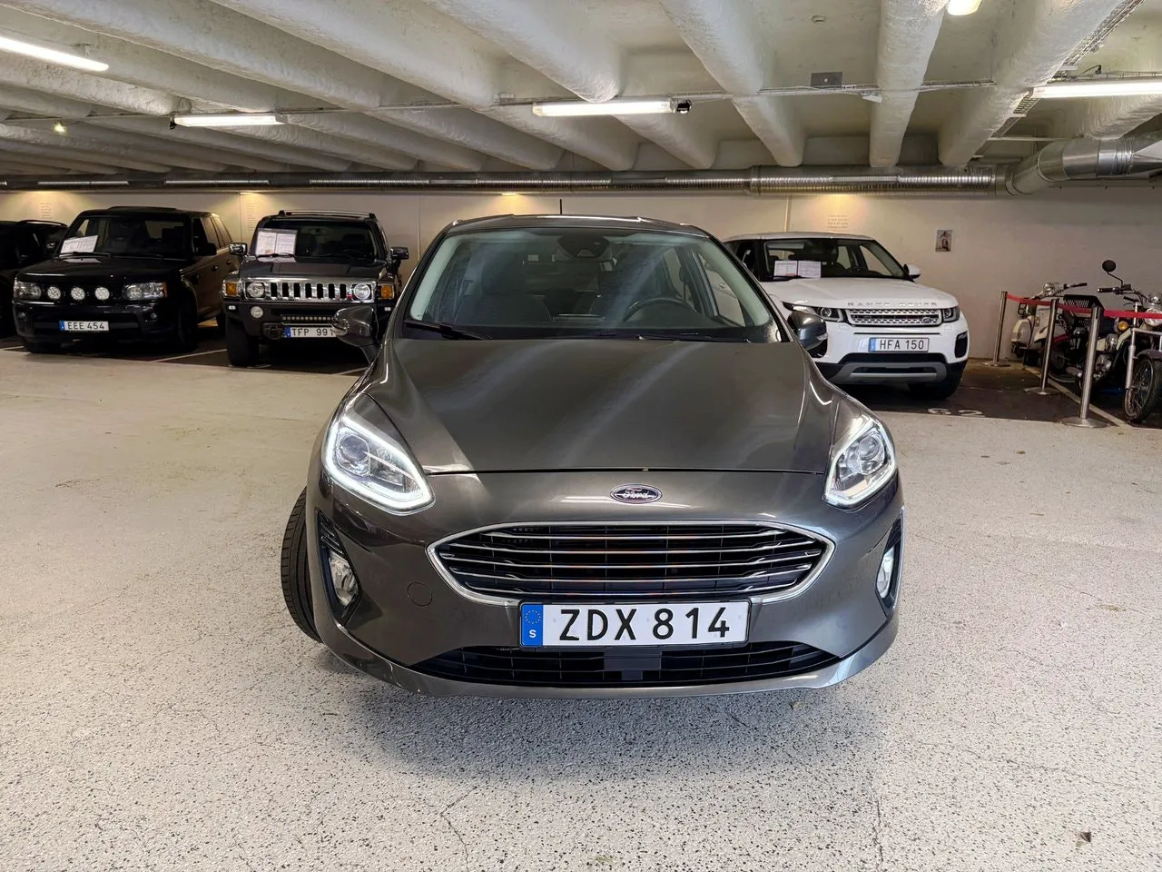 Vehicle image 6