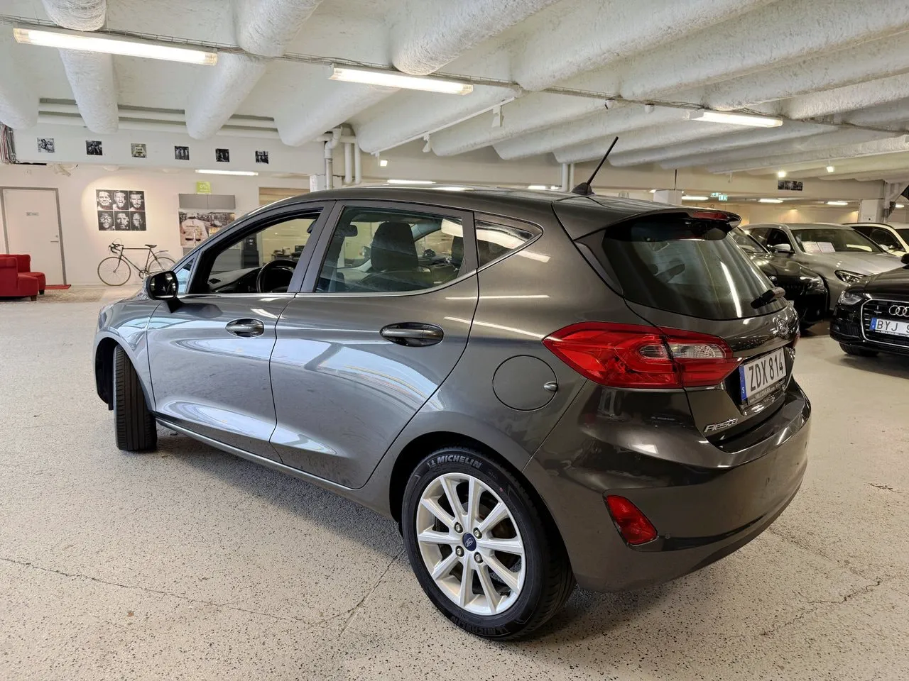 Vehicle image 3