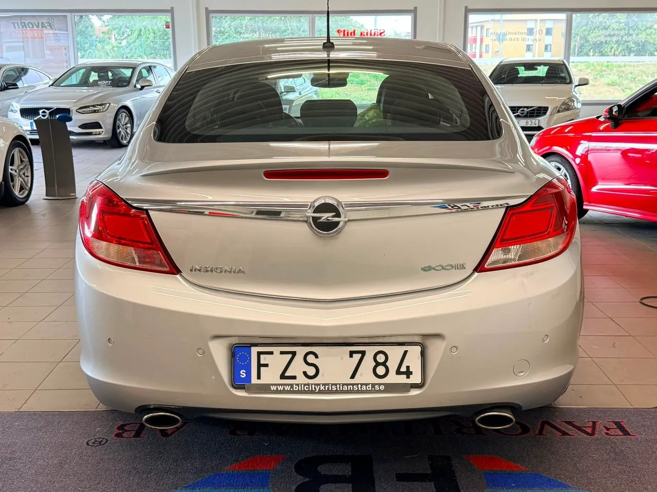 Vehicle image 14