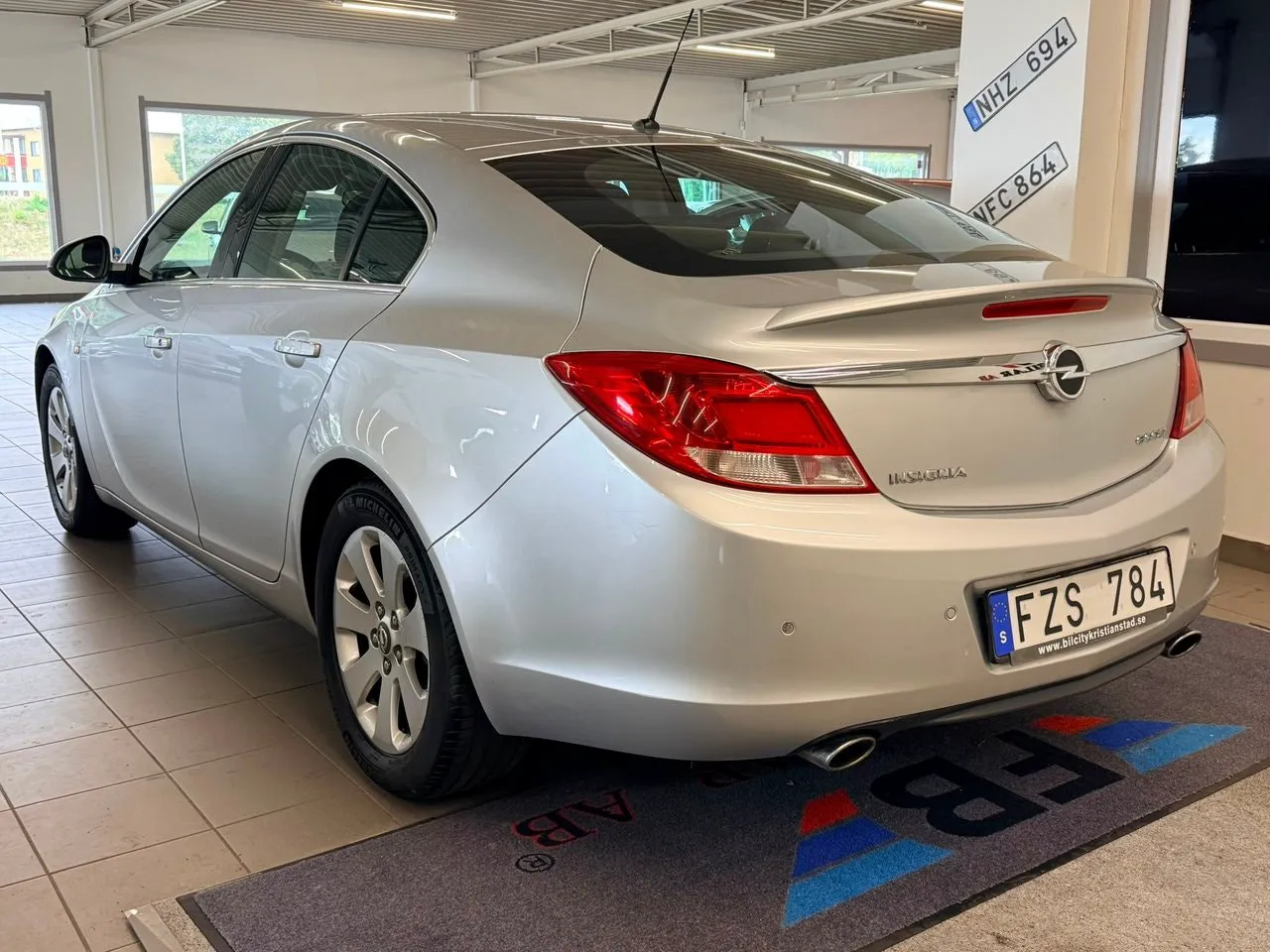Vehicle image 12