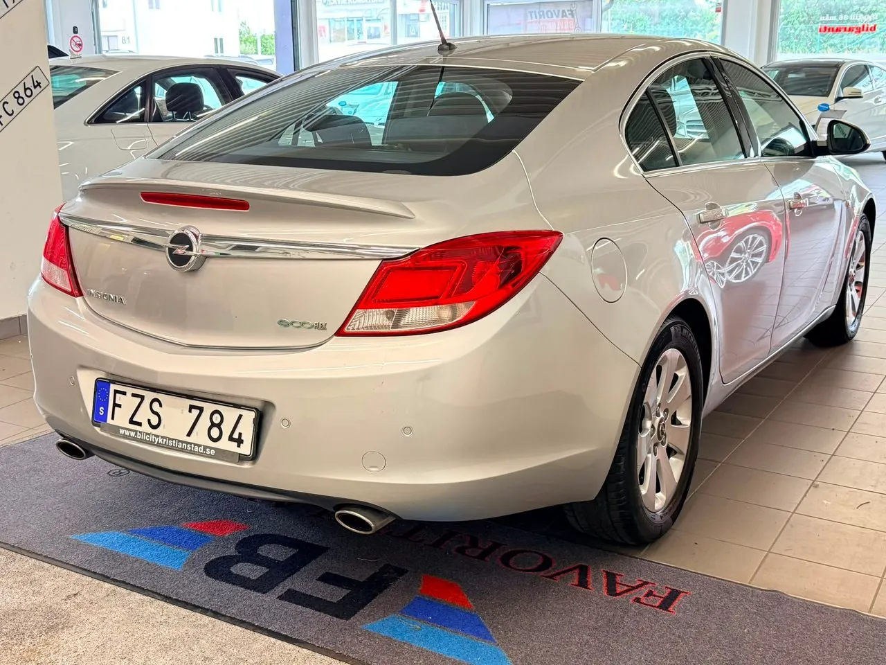 Vehicle image 13