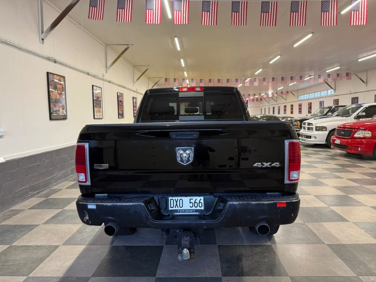 Vehicle image 9