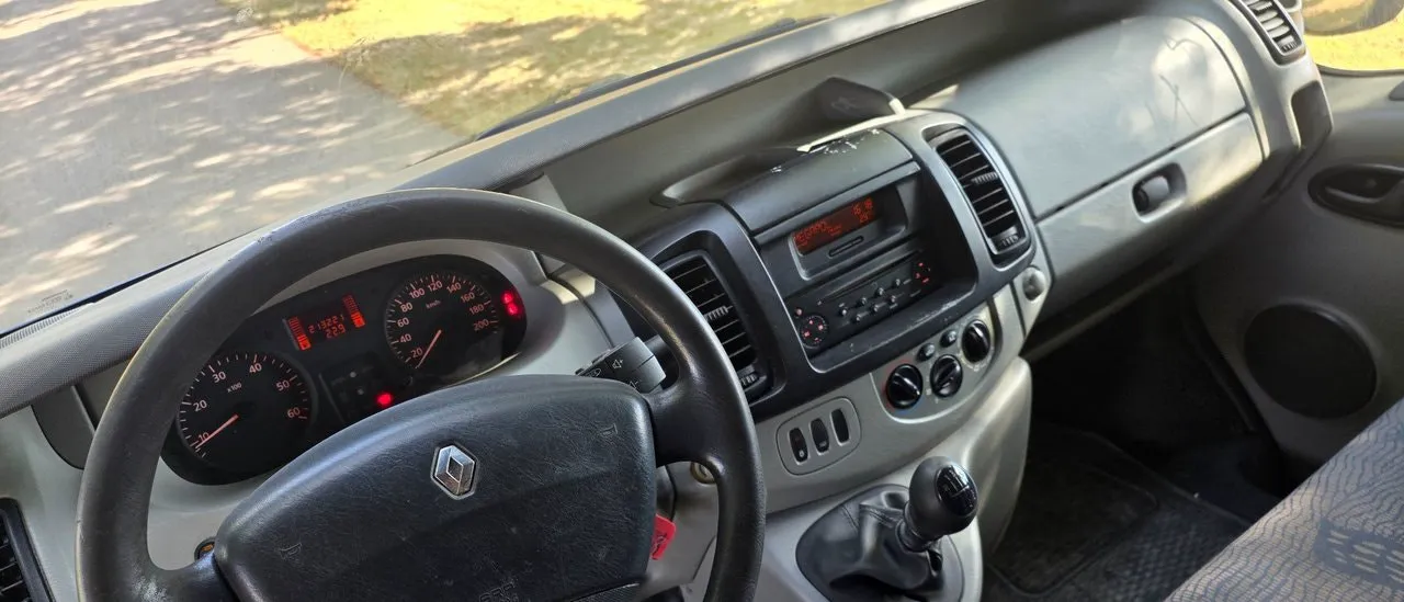 Vehicle image 11