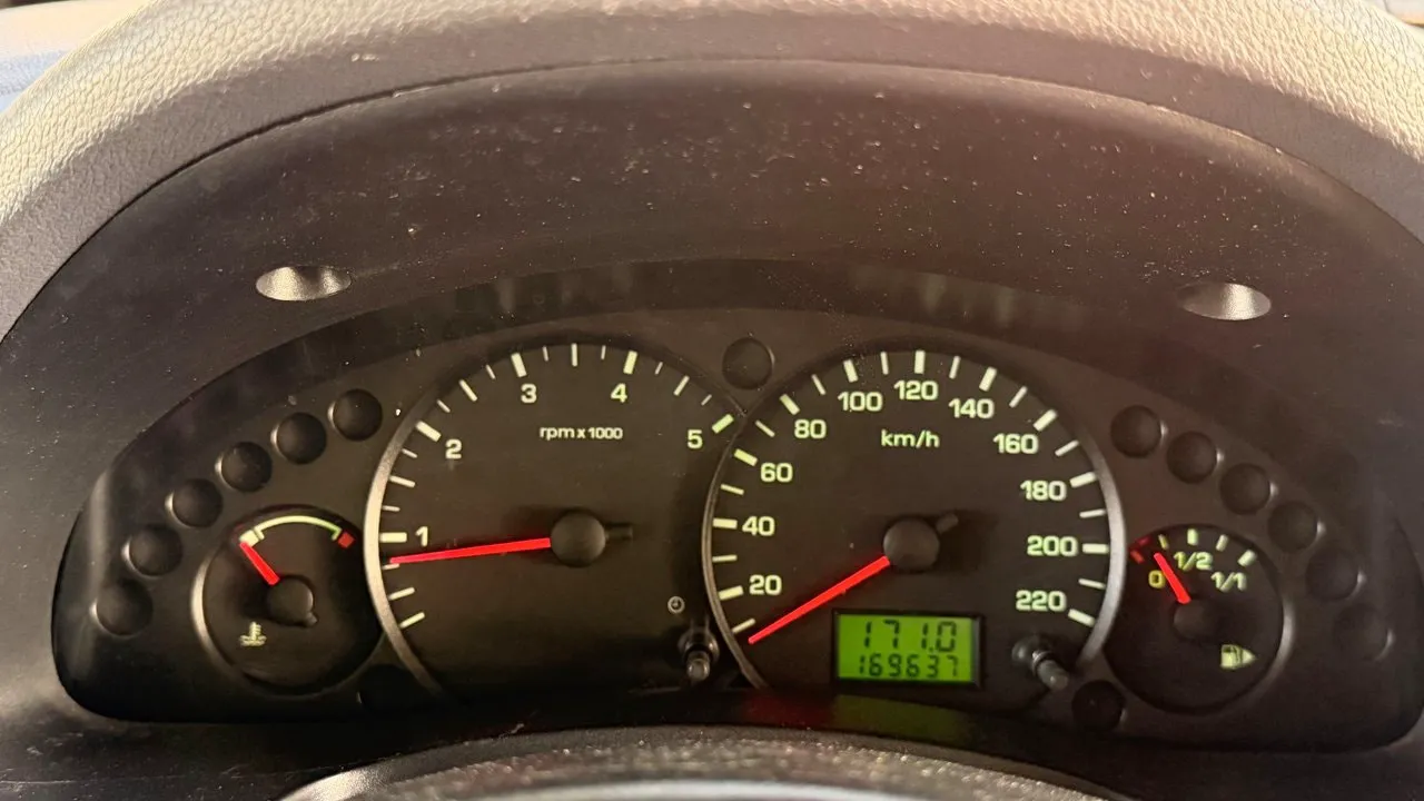 Vehicle image 13