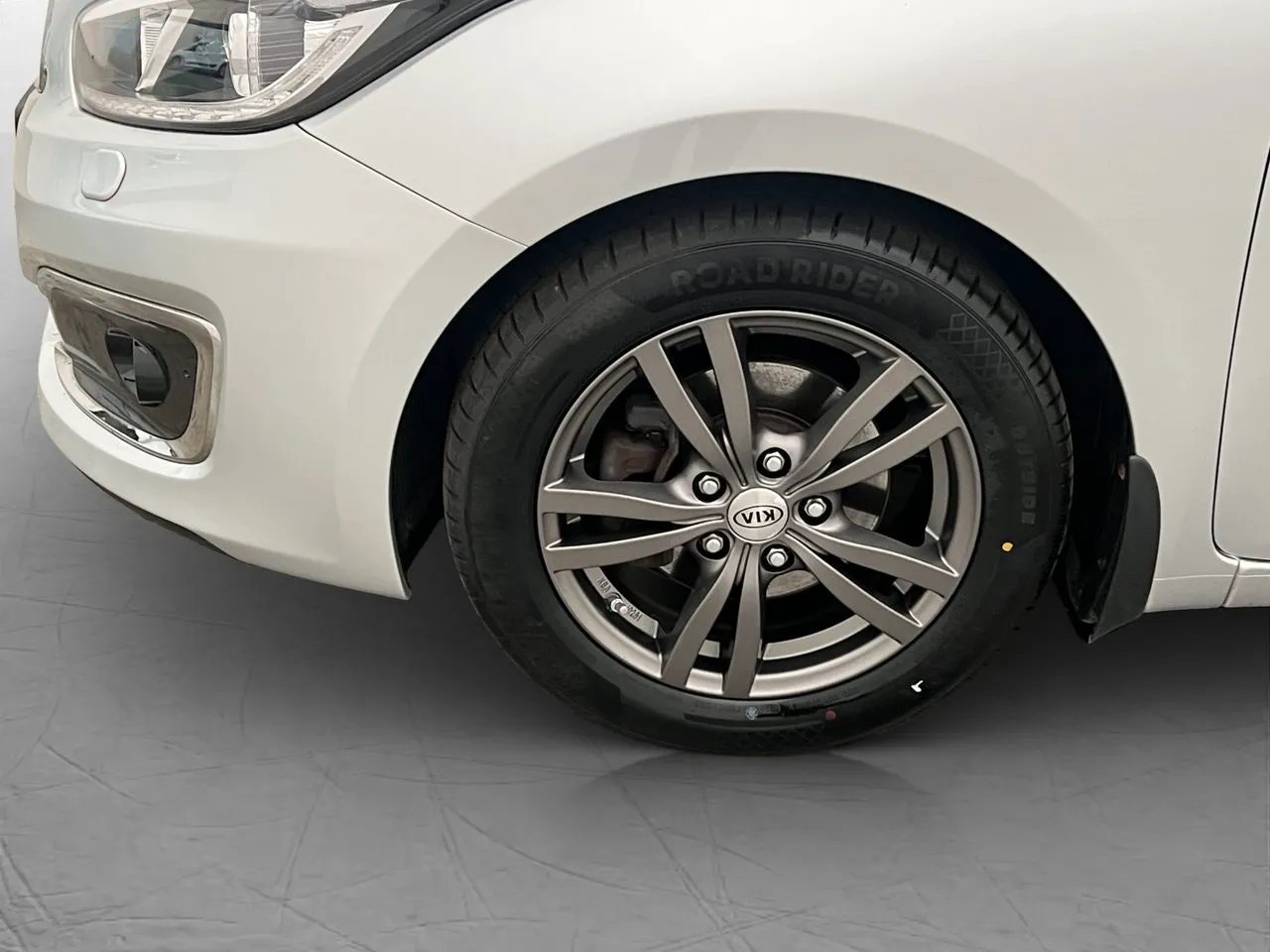 Vehicle image 20