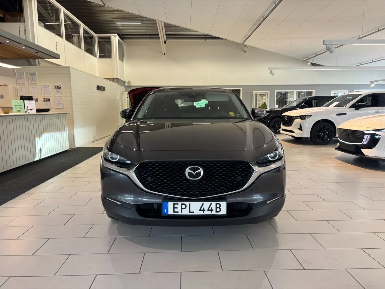 Vehicle image 7
