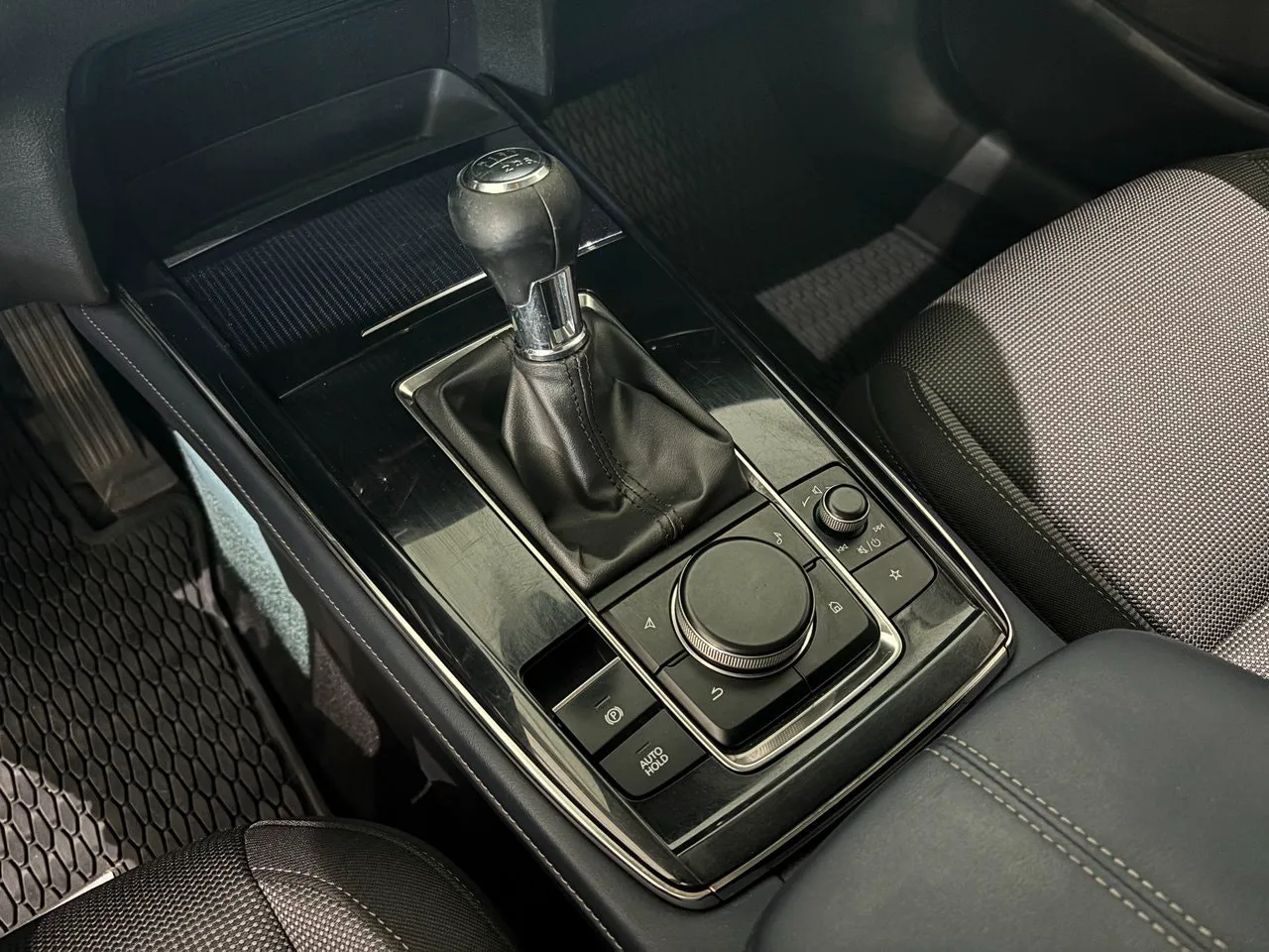 Vehicle image 24