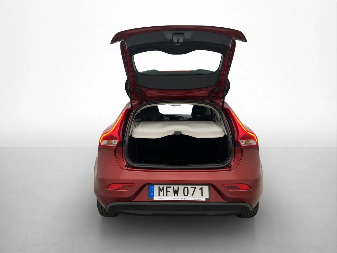 Vehicle image 19