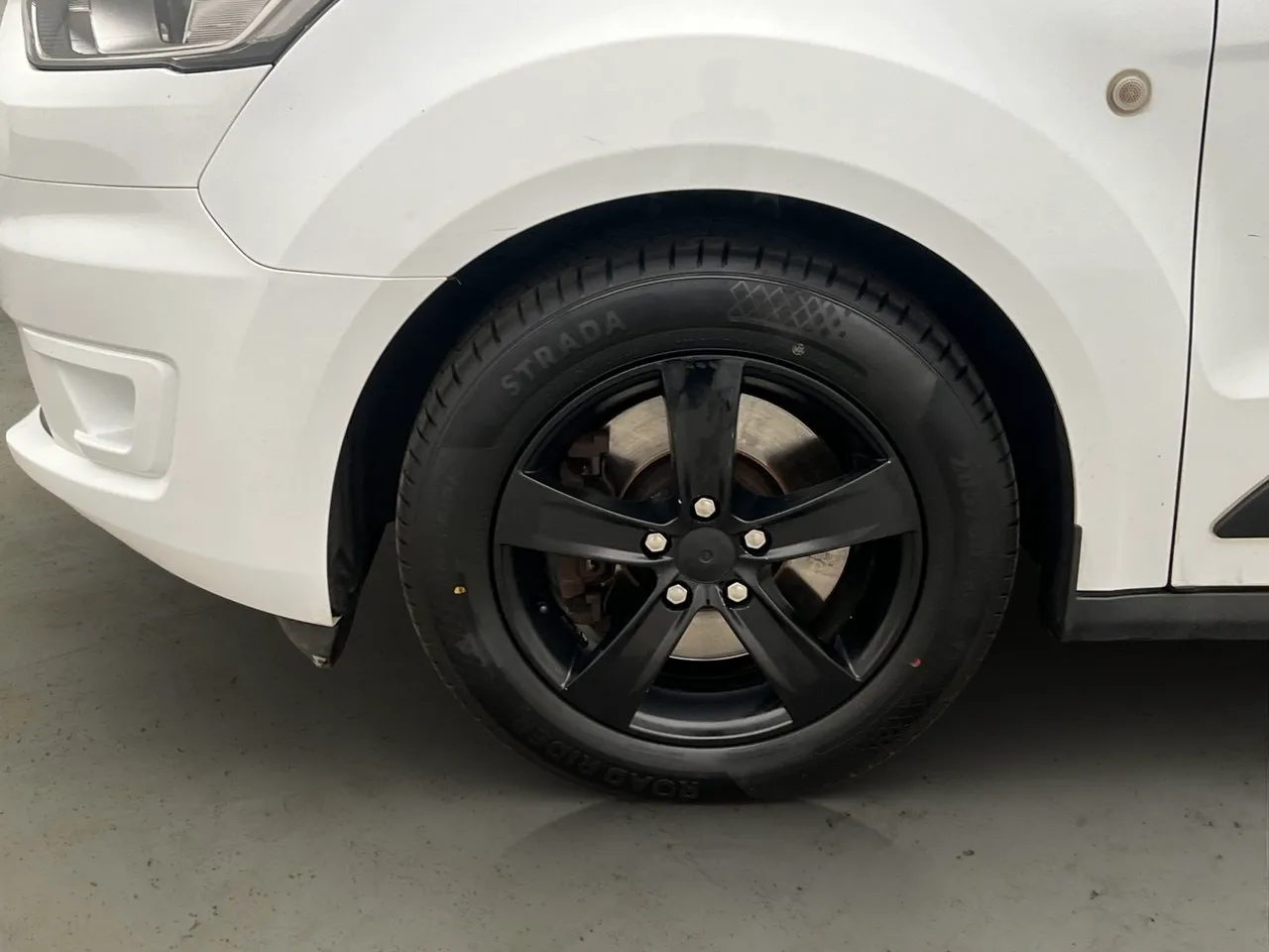 Vehicle image 21