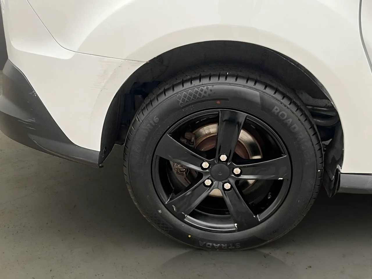 Vehicle image 23