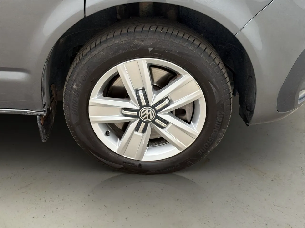 Vehicle image 33