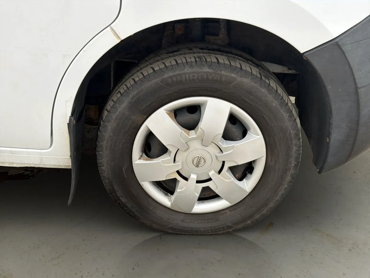 Vehicle image 25