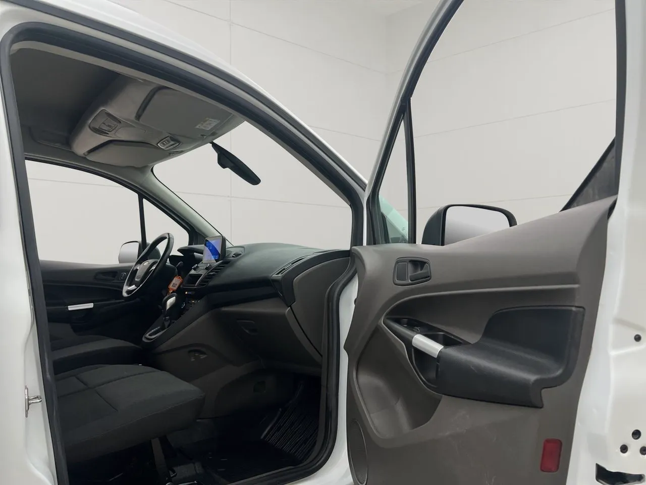 Vehicle image 26