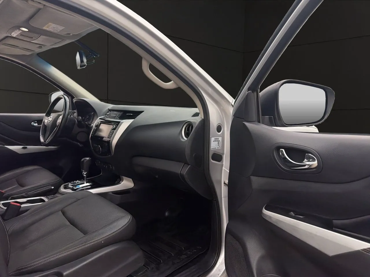 Vehicle image 30