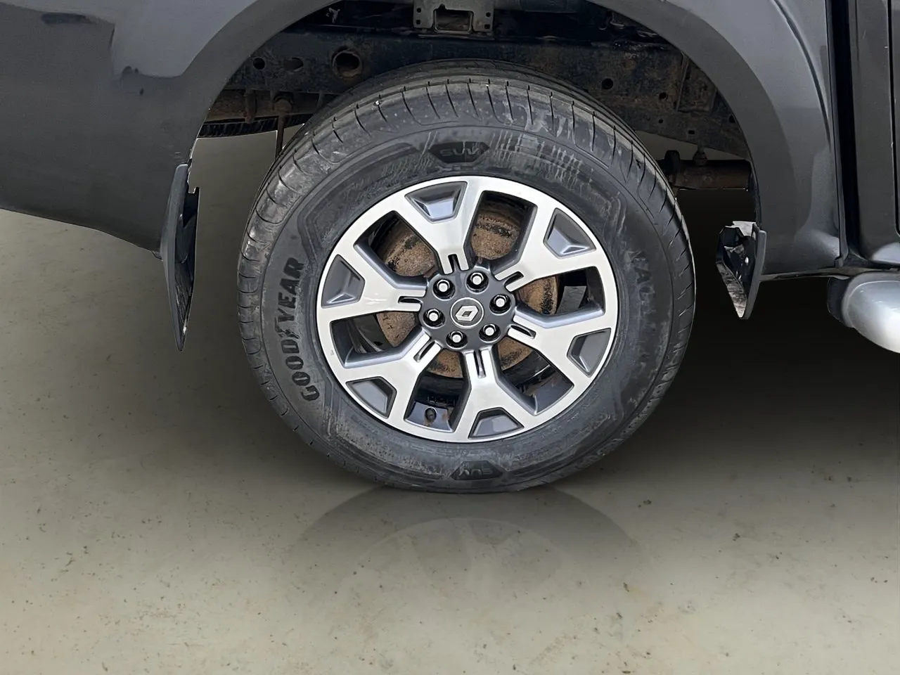 Vehicle image 30