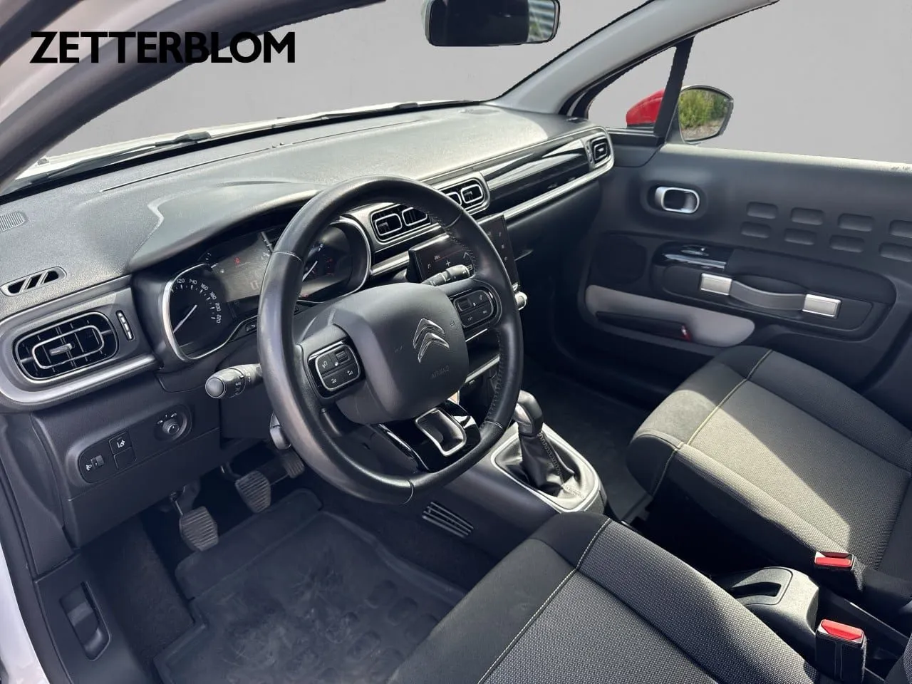 Vehicle image 7