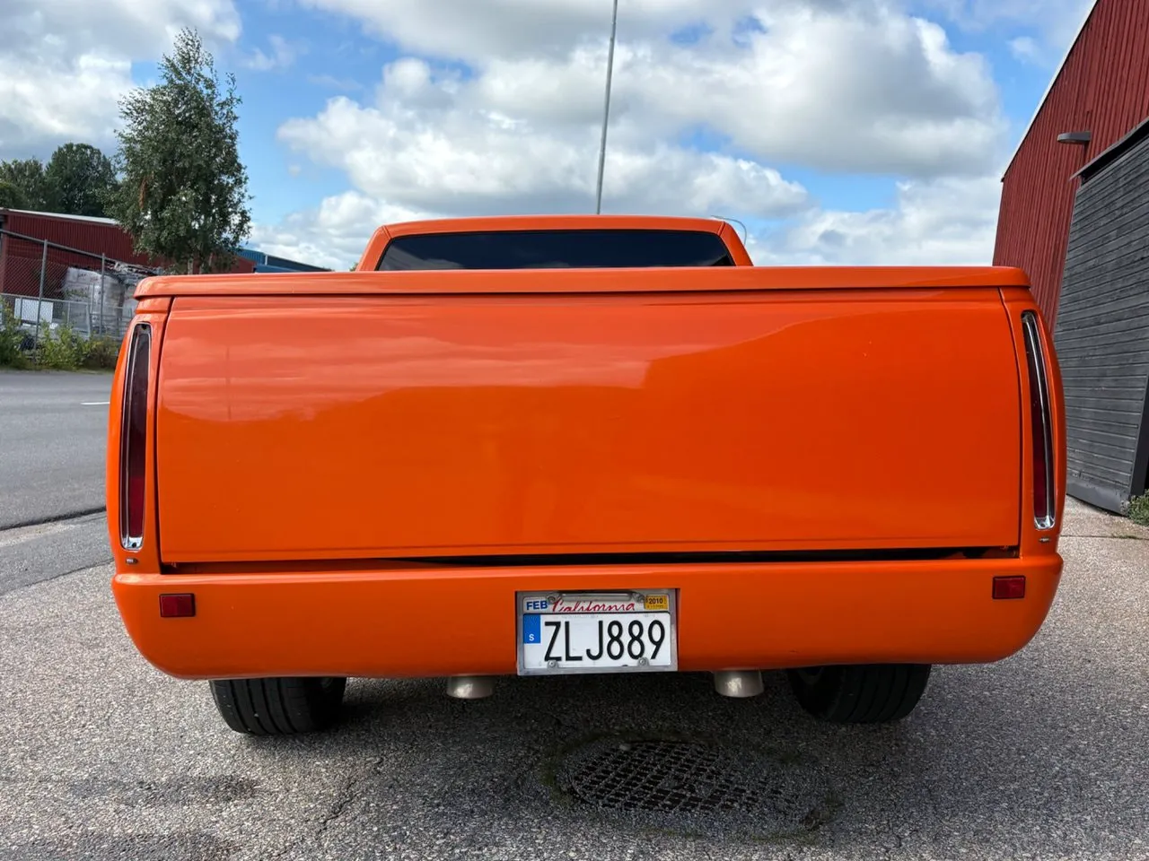 Vehicle image 3
