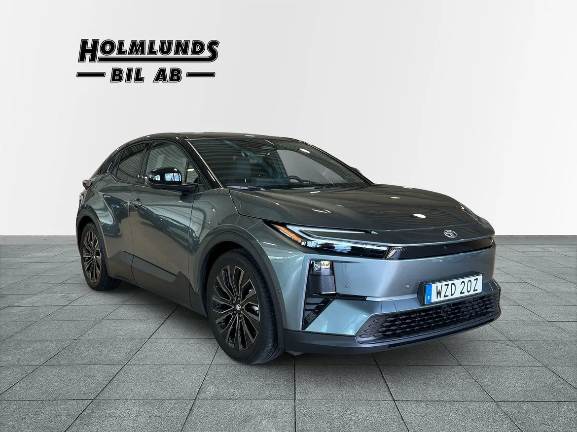 Vehicle image 18