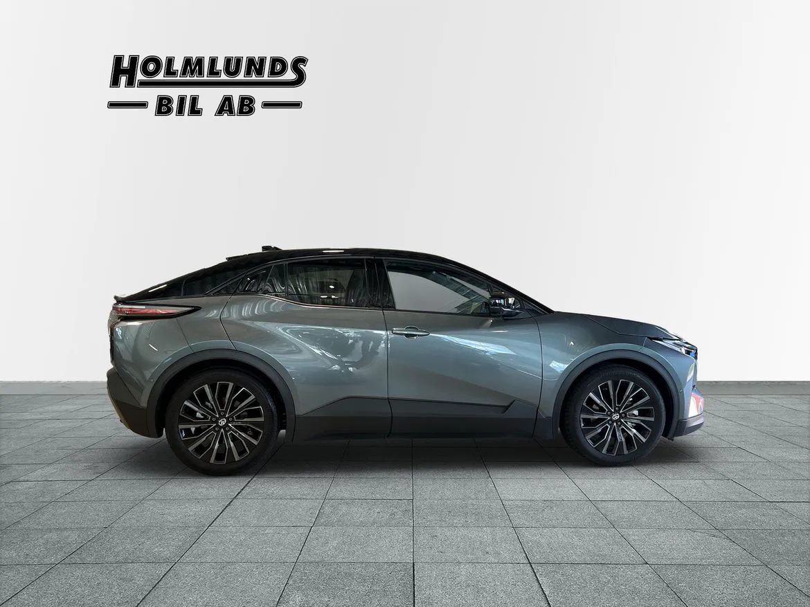 Vehicle image 16