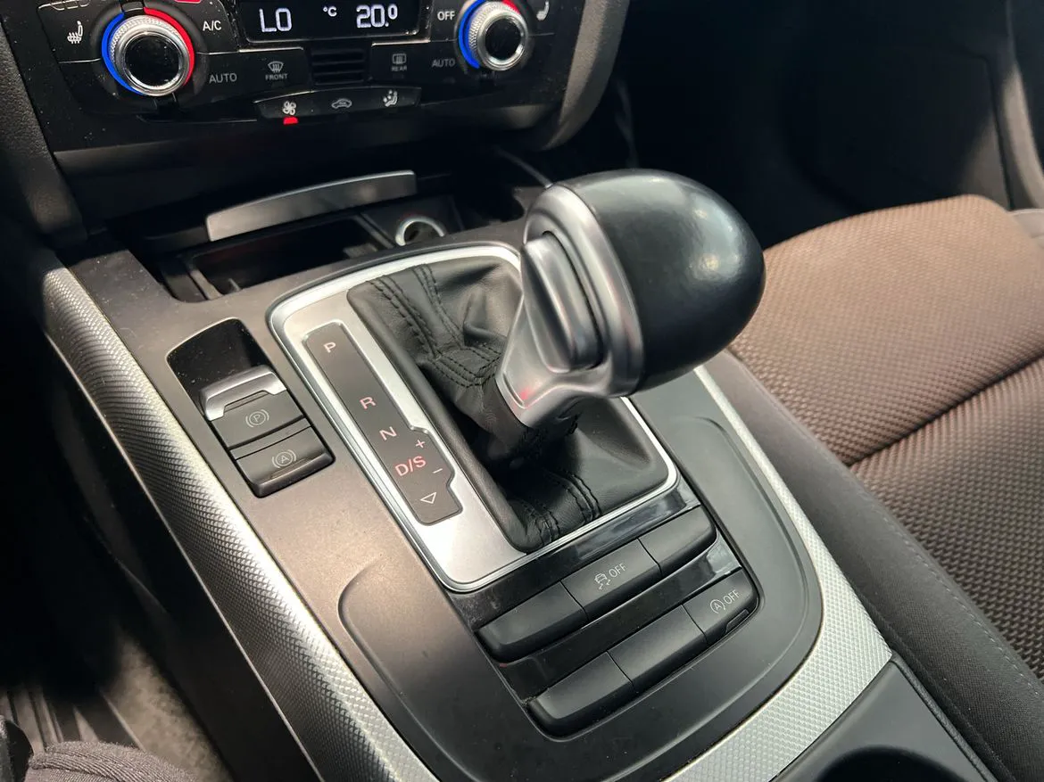 Vehicle image 24