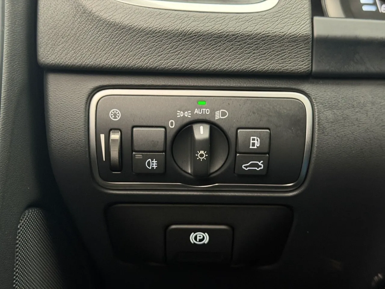 Vehicle image 26