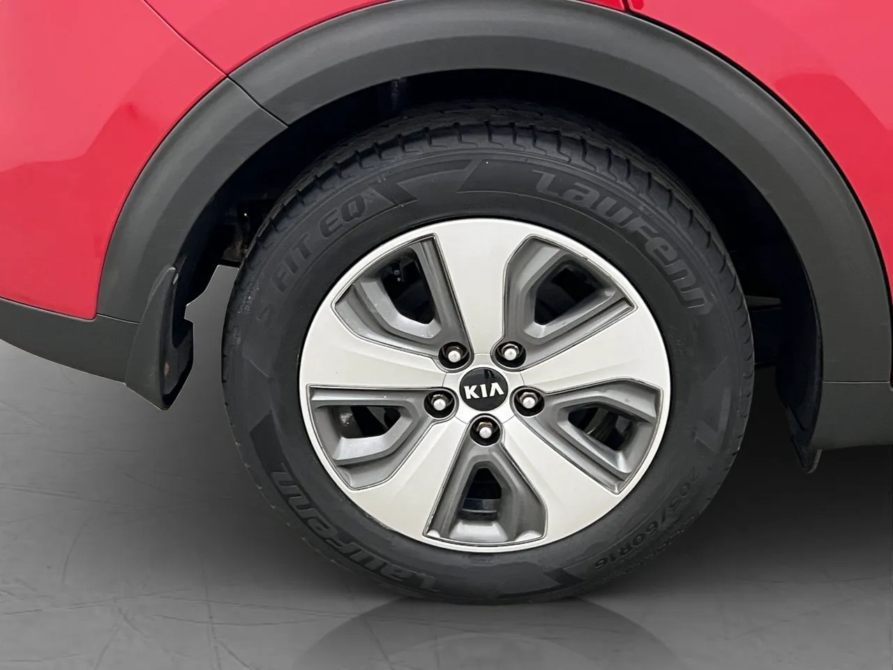Vehicle image 25