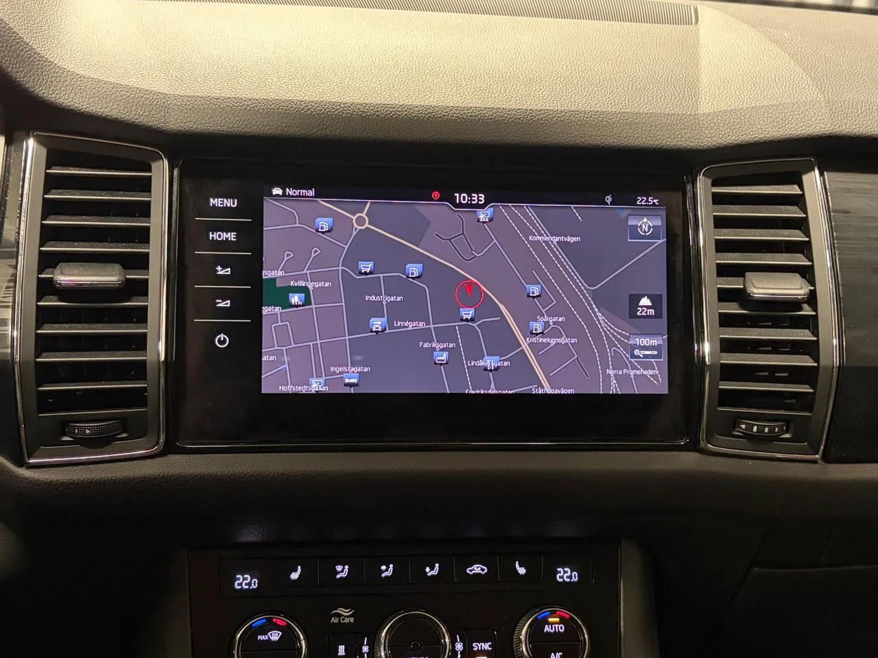 Vehicle image 16
