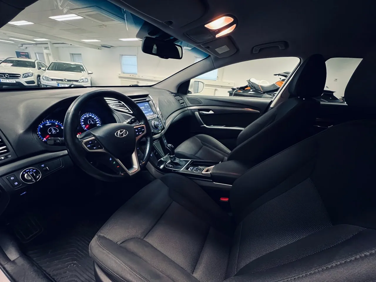 Vehicle image 8