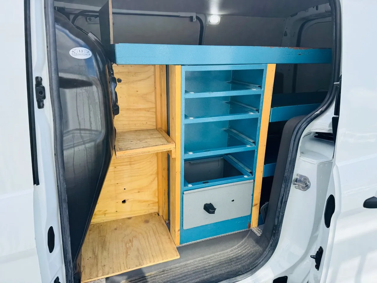 Vehicle image 7