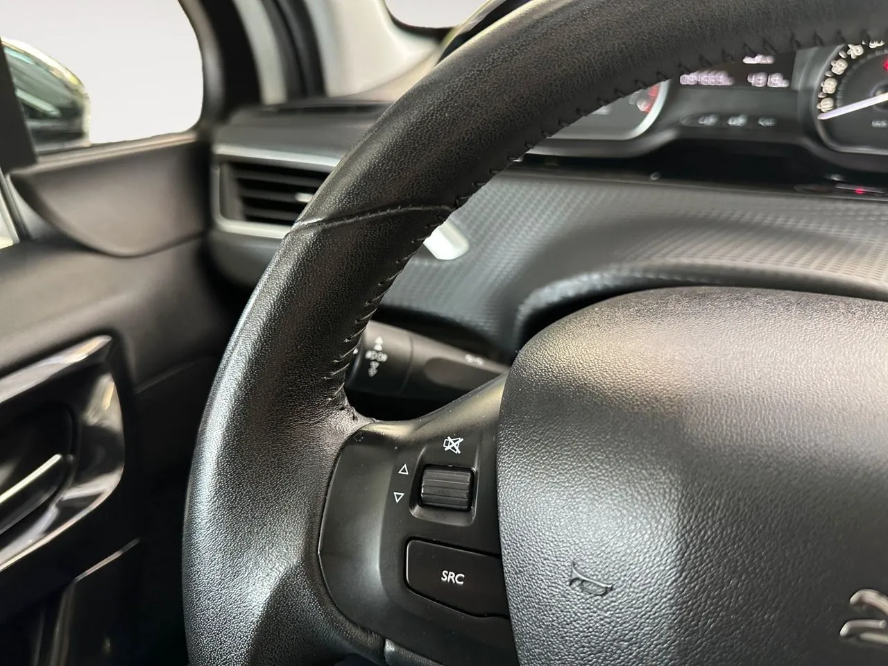 Vehicle image 24